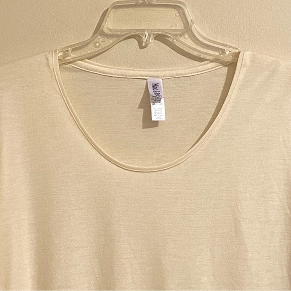 Women’s Mac & Belle Size L Red Birds Pattern Long Sleeves High Low Top - Picture 2 of 9